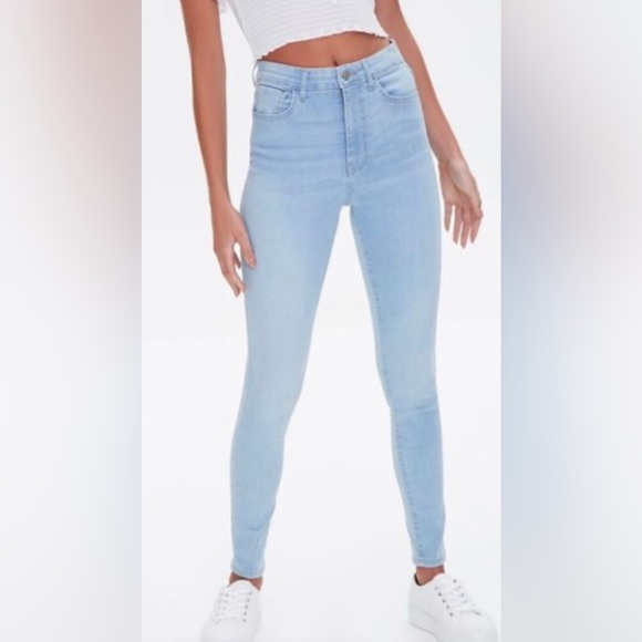 Forever 21 Light Wash Skinny Jeans EUC - Picture 1 of 7